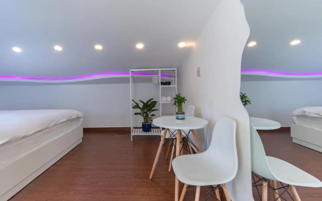 Vy House