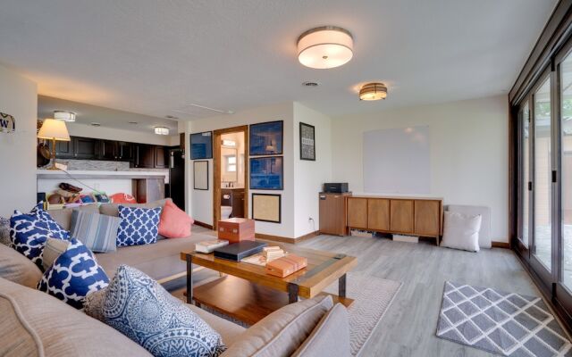 Lakefront Washington Home w/ Private Pool & Sauna