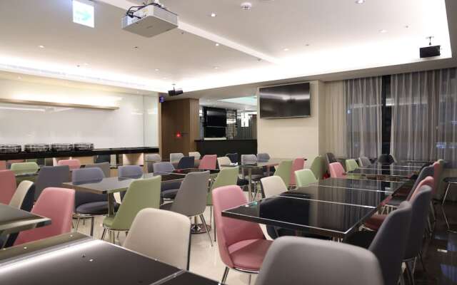 Royal Jade Boutique Hotel