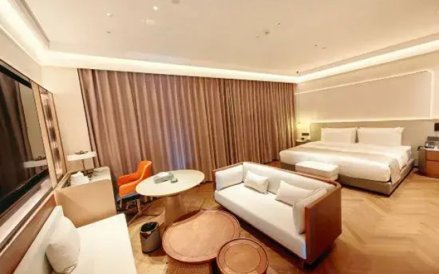 Qiqihar Lakeside Hotel