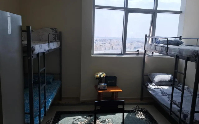 Top House Hostel