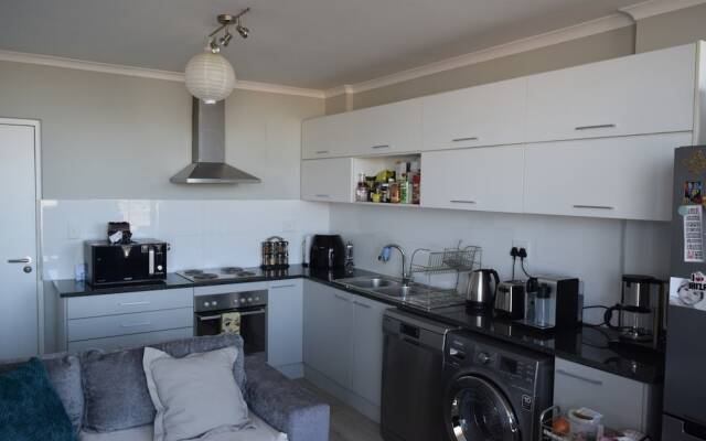Modern 2 Bedroom Apartment in Cape Town