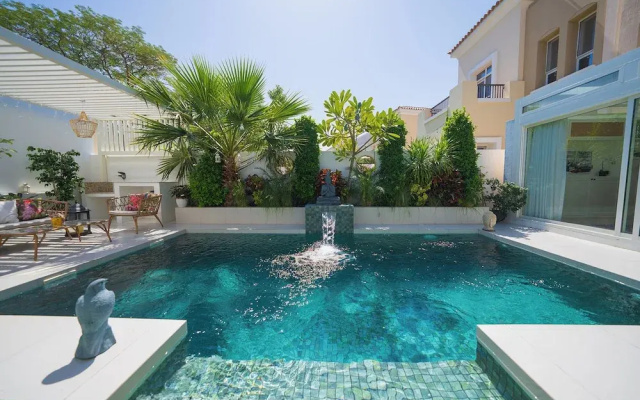 Luxury Short Term Stay 2BHK plus Maids - RANCHES