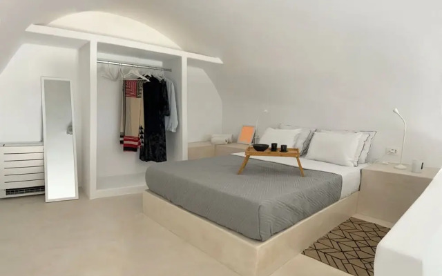 Neema Maison Finikia Santorini