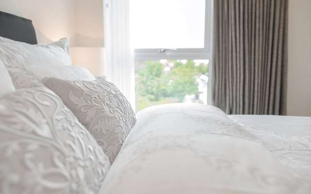 Rayleigh Lodge 2-Bedroom House