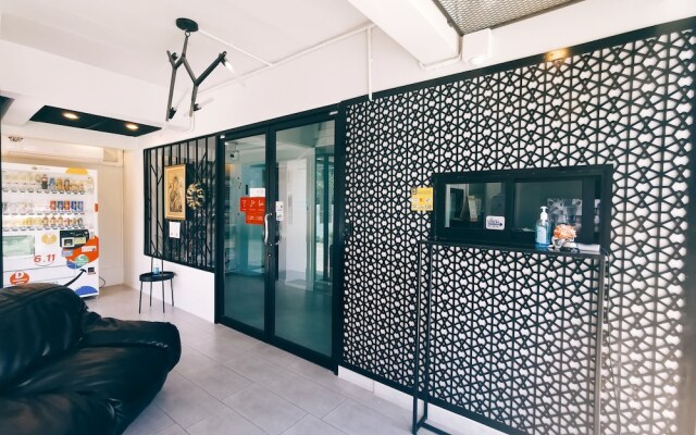 Star Sukhumvit by OYO Rooms