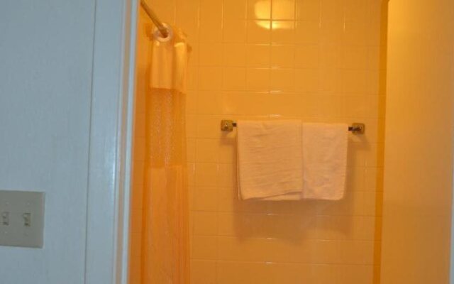 Granbury Inn & Suites