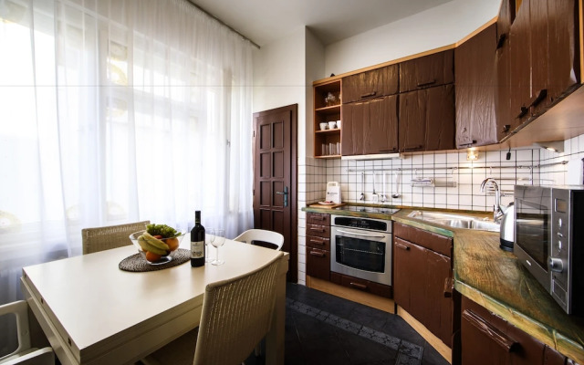APLEND CITY Hviezdoslavovo námestie