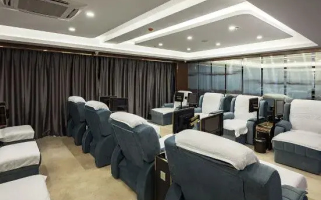 Lingshui dream Sky Lake Hot Spring Hotel