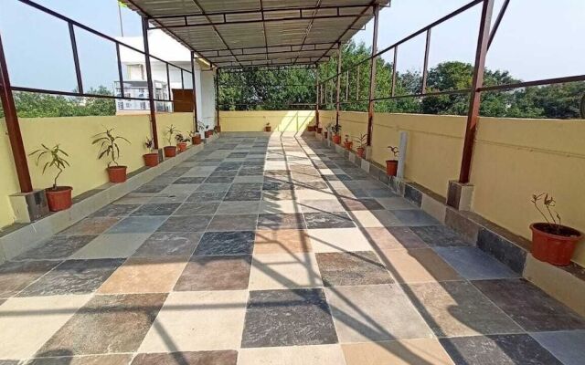 Anand Lok Vatika