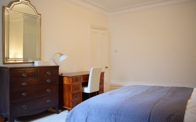 Spacious 1 Bedroom Flat In Piccadilly Circus