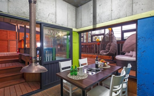 Hoengseong Fedora Pension