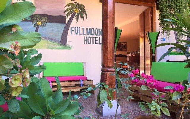 FullMoon Hotel