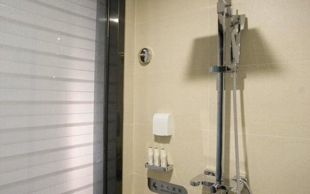 Lavande Hotel JHWG Metro Station