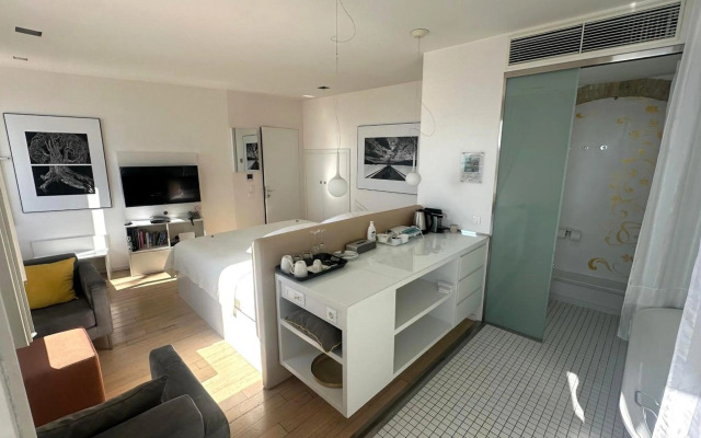 Riva Luxury Suites