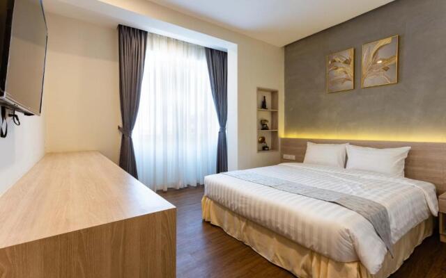Joli Hotel