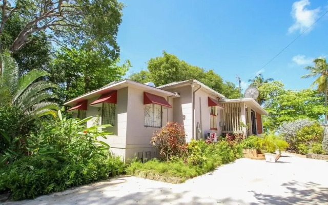 Beachfront Classic 3-bed House - Whitecaps by BSL Rentals
