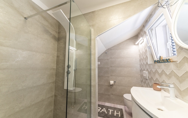 Apartment Renci - great location & sea view: A3 Bol, Island Brac