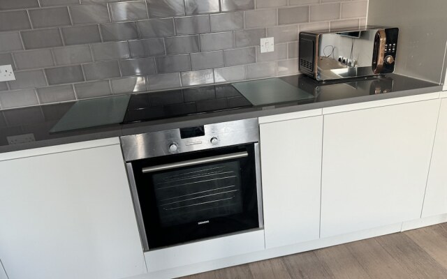 Docklands Stunning 2 bed Apartment London