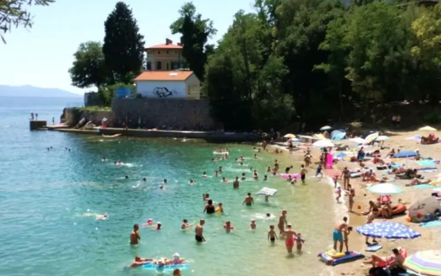Cozy Lovran Apartment With Balcony