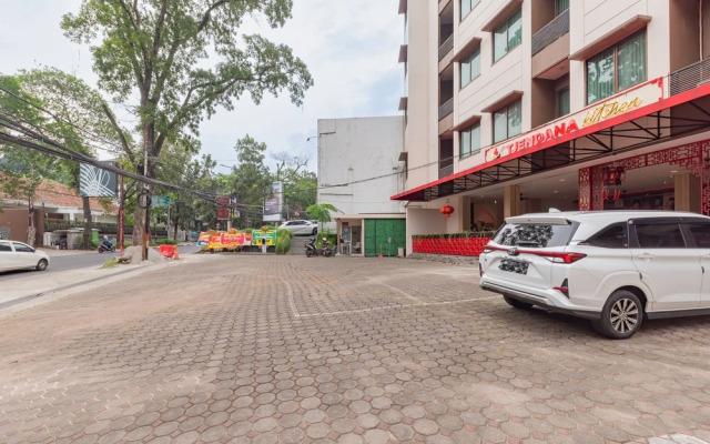 RedDoorz Premium near Paris Van Java Mall