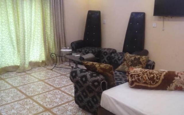 Hotel Versa Apartment and Lodges Lahore