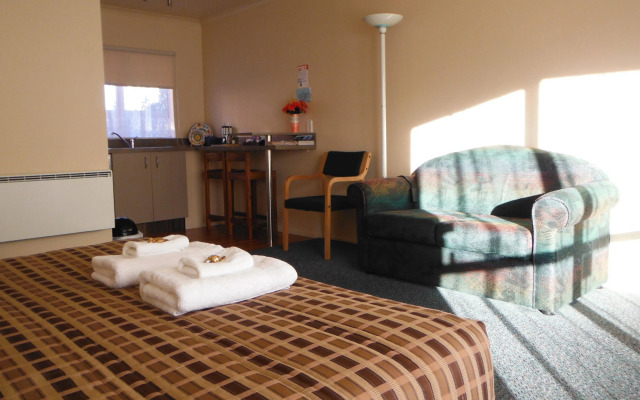 Heritage Court Motel