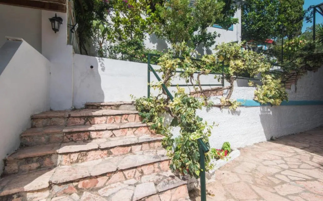 Faliraki Apartment For 3