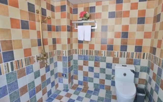 Zuoshou Qian Youshou Inn