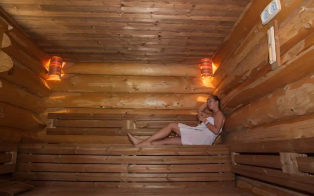 Crossline Lodge