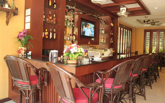 Patong Hemingway's Hotel