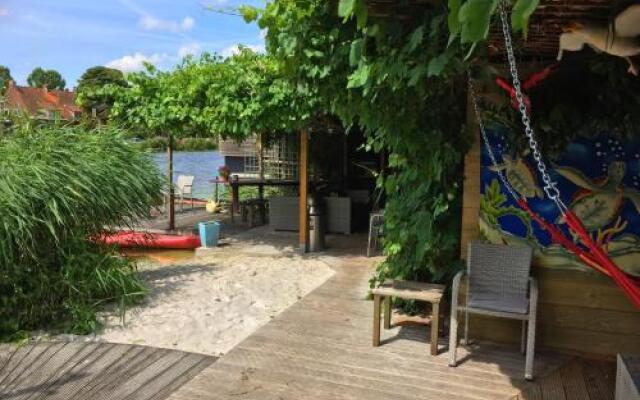 B&B Houseboat between Amsterdam Windmills