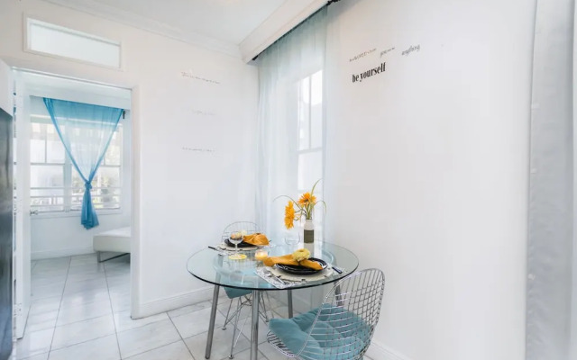 Holiday Apartment on Lincoln Road