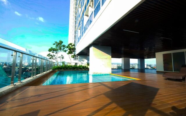 Classy 2BR Apartment at Menteng Park with City View