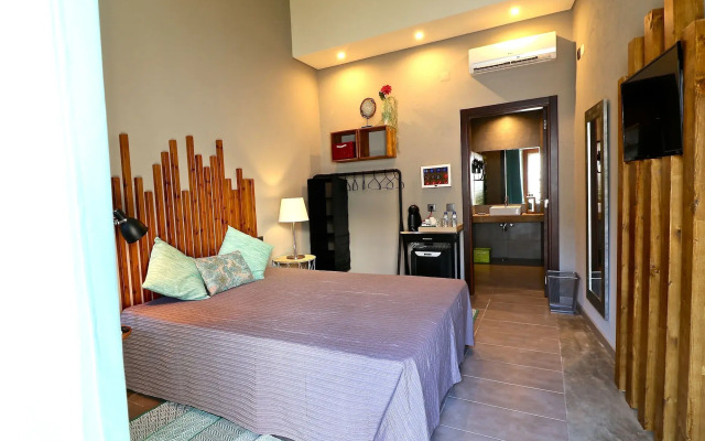 Lost & Found - Guesthouse & Suites