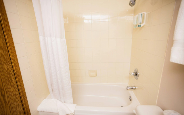 Super 8 by Wyndham Drayton Valley