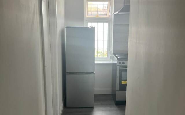 Captivating 2-bed Apartment in Ilford