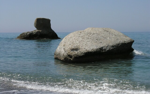 Atalanti Seaside Junior Suites