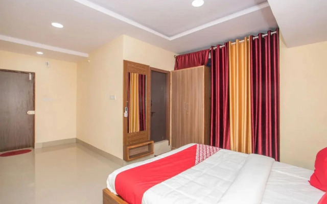 OYO 15818 Om Sai Residency