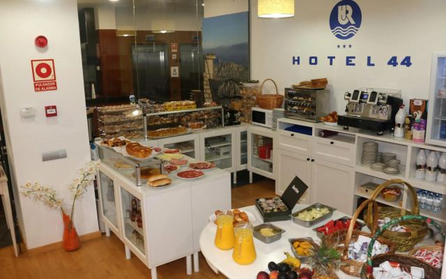 Hotel 44