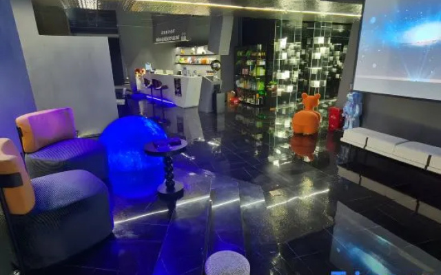 Ruisen River View Esports Hotel (Jiangbeizui Liujia Wharf Branch)