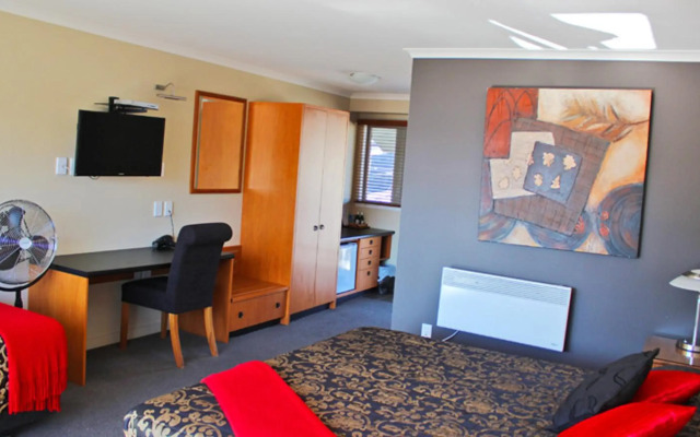 Picton Beachcomber Inn