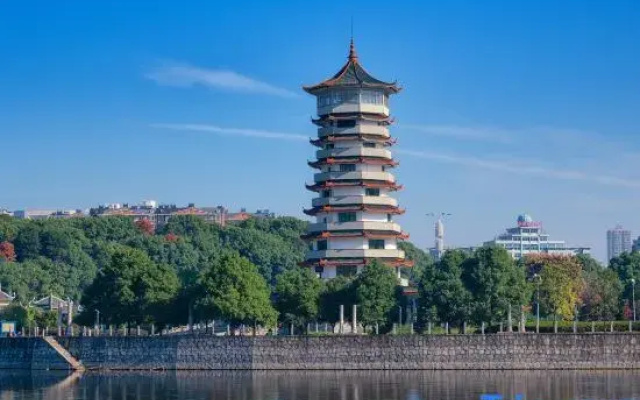 FUNGEE S Hotel (Wuyi Square, Huangxing Square Station, Changsha)