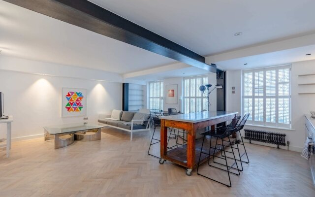 Sleek & Stylish 2BD Flat - Warren Street
