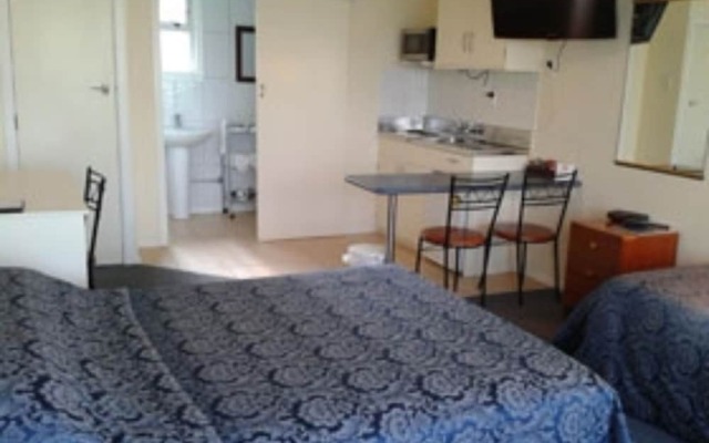 Frimley Lodge Motel