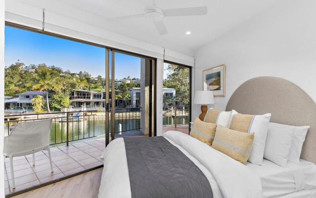 Unit 2 7 Noosa Parade Riverfront