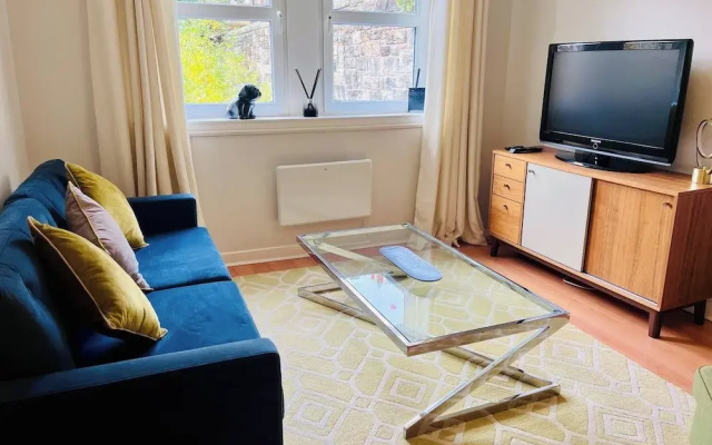 Charming Edinburgh Apartment Beside Edinburgh Castle