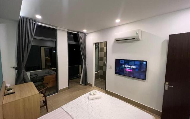 Thuong's House