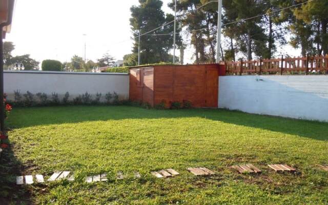 Villa With Air-conditioned Garden Near the sea