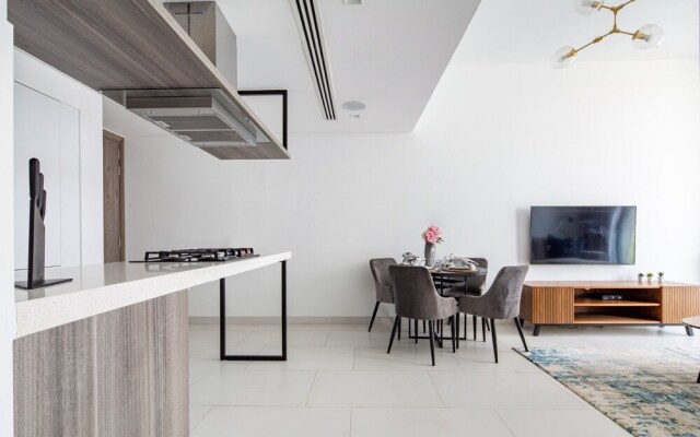 Trendy & Capacious 1BR Apartment in The Palm